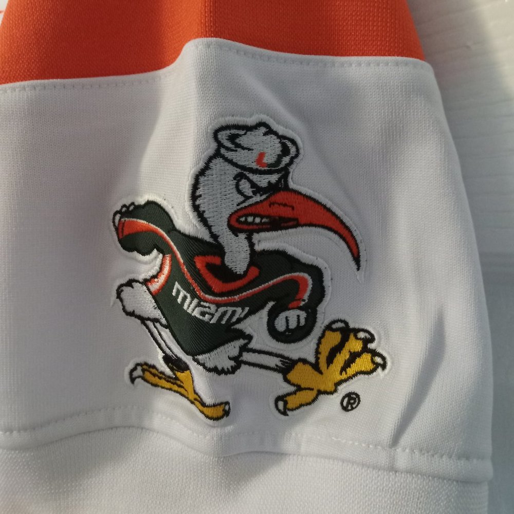 Meet your Posher, Lenoria